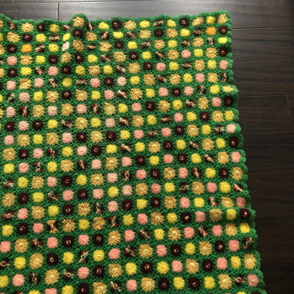 Handmade Knit Blanket Daisy Flower Granny Throw Vintage MCM 51